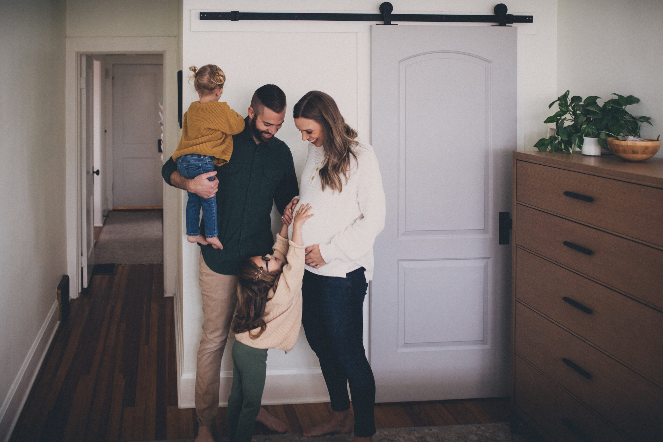 family maternity photo