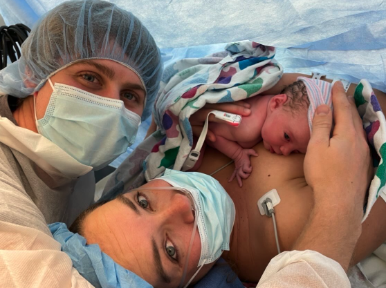 skin to skin cesarean in the operating room