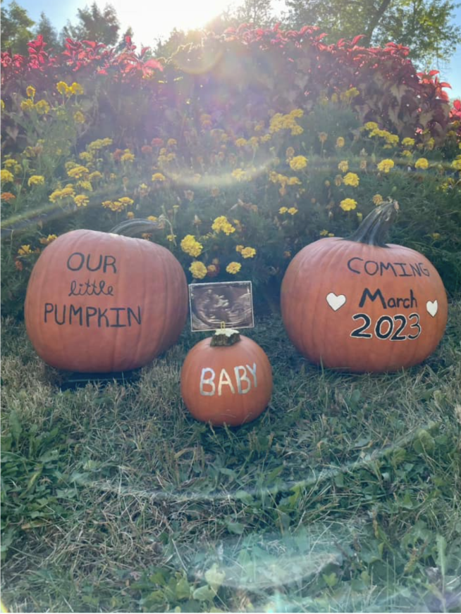 How To Announce Your Pregnancy: Our Little Pumpkin Coming | The Labor Mama